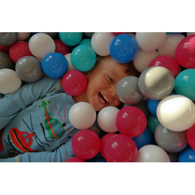 Square large ball pit + 600 balls